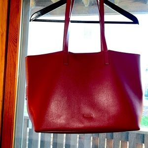 AWAY Latitude Tote